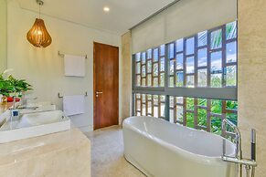 Stunning Beachfront 6br Villa W Largest Pool