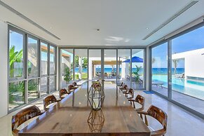 Stunning Beachfront 6br Villa W Largest Pool