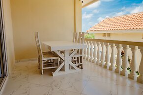 Gorgeous 2-bedroom Apartment 2 km From Eagle Beach