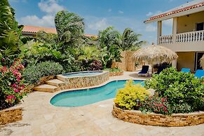 Gorgeous 2-bedroom Apartment 2 km From Eagle Beach