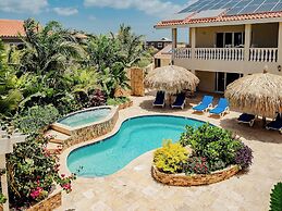 Gorgeous 2-bedroom Apartment 2 km From Eagle Beach