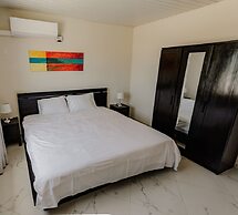 Elegant 2-bedroom Apartment 2 km From Eagle Beach