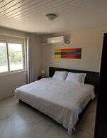 Elegant 2-bedroom Apartment 2 km From Eagle Beach