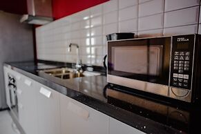 Elegant 2-bedroom Apartment 2 km From Eagle Beach