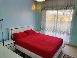 Familiar Luxury Apartment