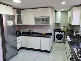 Familiar Luxury Apartment