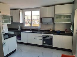 Familiar Luxury Apartment