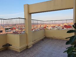 Familiar Luxury Apartment