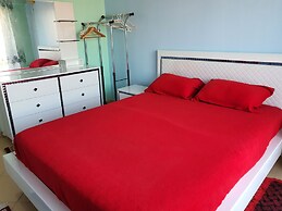 Familiar Luxury Apartment