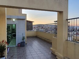 Familiar Luxury Apartment