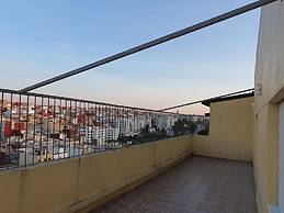 Familiar Luxury Apartment