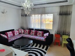 Familiar Luxury Apartment