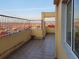 Familiar Luxury Apartment