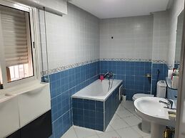 Familiar Luxury Apartment