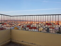 Familiar Luxury Apartment