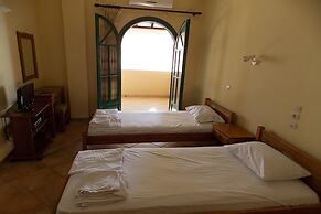 The Harmony - Beachfront sea View Apartment