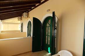 The Harmony - Beachfront sea View Apartment