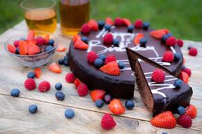 Eco Luxe Loft Lodge in the Heart of Nature for 2 People by the Lake 5