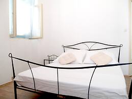 Step Away From The Beach 1-bedroom Apartment Lolov