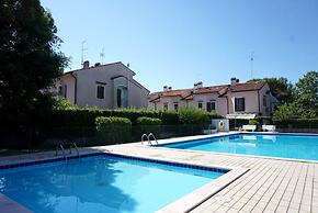 Cosy two - Storey Villa With a Garden and a Shared Swimming Pool