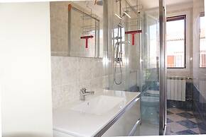 Cosy two - Storey Villa With a Garden and a Shared Swimming Pool