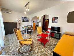 Vintage Modern gem With Private Garden