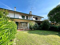 Lovely Villa With Private Garden