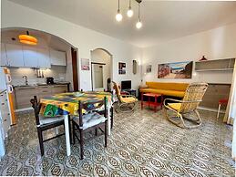 Vintage Modern gem With Private Garden