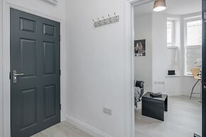 1 Bedroom Apartment With Wifi and Parking