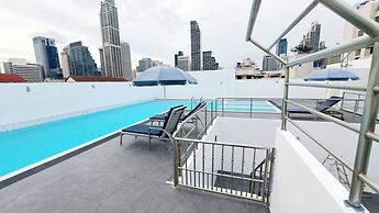 7D - 3 Bedroom Downtown Apartment With Shared Pool