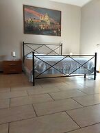 Panoramic Apartment With Vesuvius View