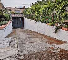 Panoramic Apartment With Vesuvius View