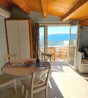 Beachfront Loft Apartment - Agios Gordios Corfu