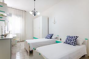 Air-conditioned Villa 300 Meters From Porto Cesareo Beach With Parking