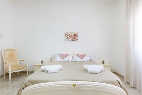 Air-conditioned Villa 300 Meters From Porto Cesareo Beach With Parking