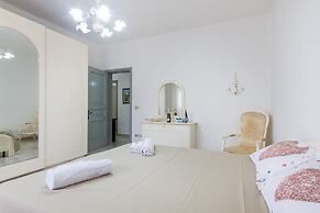 Air-conditioned Villa 300 Meters From Porto Cesareo Beach With Parking