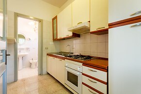 Air-conditioned Villa 300 Meters From Porto Cesareo Beach With Parking