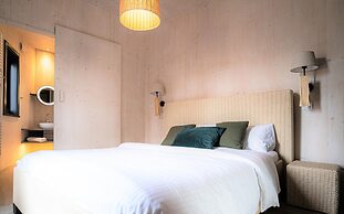 Eco Luxe Loft Lodge in the Heart of Nature for 2 People on the Lakesid