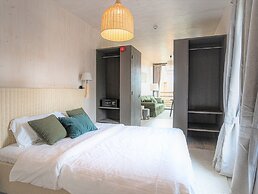 Eco Luxe Loft Lodge in the Heart of Nature for 2 People on the Lakesid