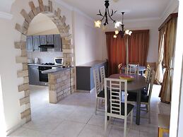 Huge ! Lovely! Private! Villa in The Heart Of Coral Bay! Car Not Essen