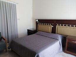 Huge ! Lovely! Private! Villa in The Heart Of Coral Bay! Car Not Essen