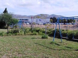 Huge ! Lovely! Private! Villa in The Heart Of Coral Bay! Car Not Essen