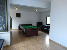 Huge ! Lovely! Private! Villa in The Heart Of Coral Bay! Car Not Essen