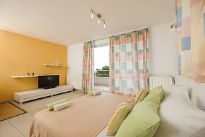 Room-cosy and Modern Family Apartment fo