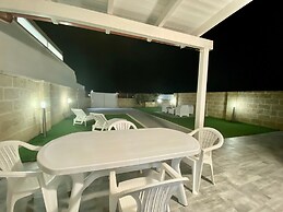 Villa Noire 'just 900mt From The Crystalline Waters Of Salento