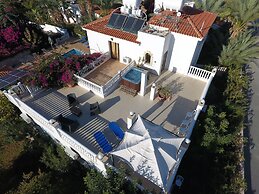 Coral Cypria Villa !!