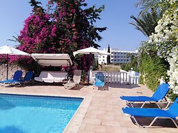 Coral Cypria Villa !!