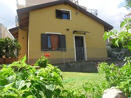 Detached Villa 20m From the sea for Stays and spa Treatments Near Taor