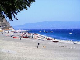 Detached Villa 20m From the sea for Stays and spa Treatments Near Taor