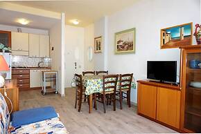 Fantastic Apartment Near the Beach in a Residence With Pool by Beahost